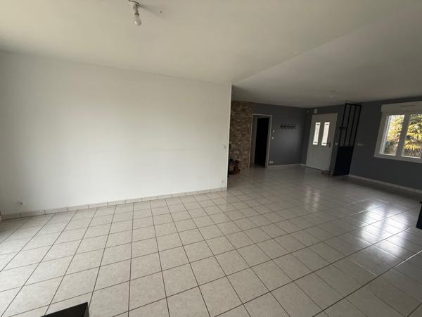 Location Maison T4 avec piscine et jardin - NEUVILLE DE POITOU