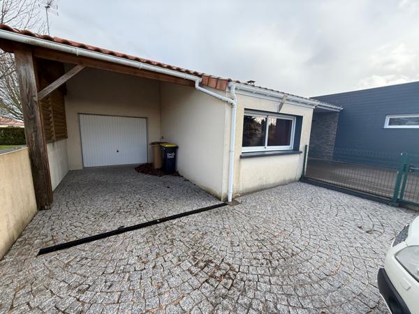Location Maison T4 avec piscine et jardin - NEUVILLE DE POITOU