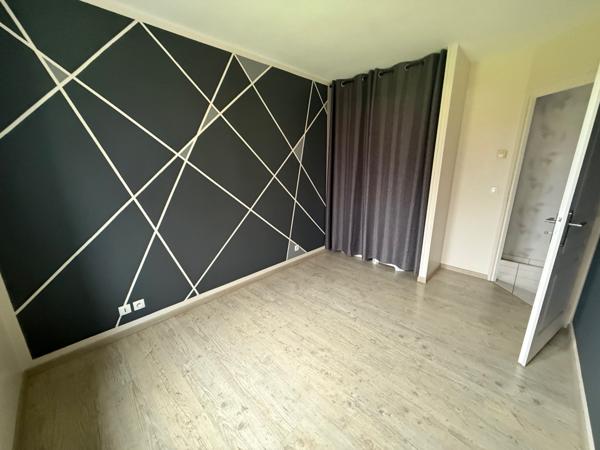 Location Maison T4 avec piscine et jardin - NEUVILLE DE POITOU