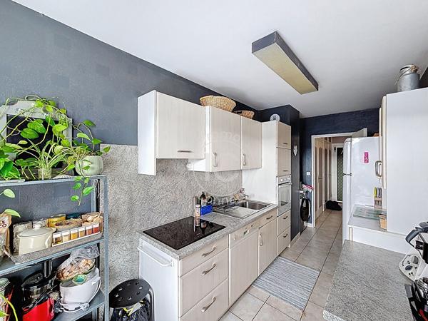 BAISSE DE PRIX - Appartement 76m² 4 pièces + cuisine - Secteur BELLEVUE - Saint etienne