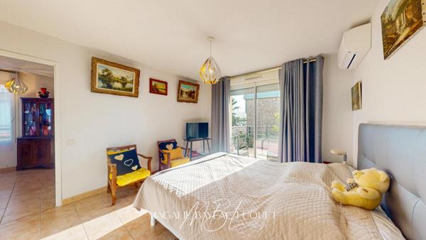 APPARTEMENT T4 - GARAGE - PISCINE - TERRASSES