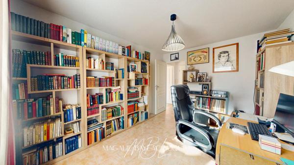 APPARTEMENT T4 - GARAGE - PISCINE - TERRASSES