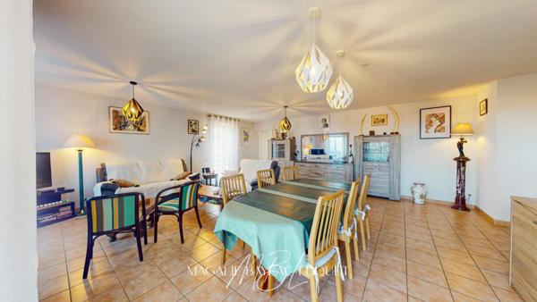 APPARTEMENT T4 - GARAGE - PISCINE - TERRASSES