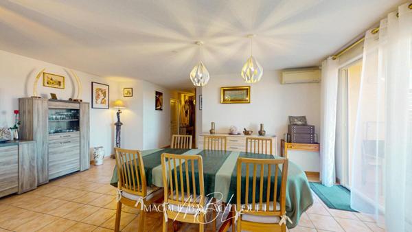 APPARTEMENT T4 - GARAGE - PISCINE - TERRASSES