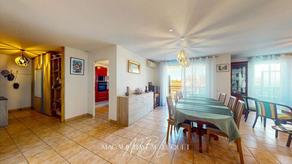 APPARTEMENT T4 - GARAGE - PISCINE - TERRASSES