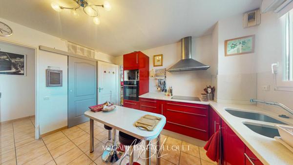 APPARTEMENT T4 - GARAGE - PISCINE - TERRASSES