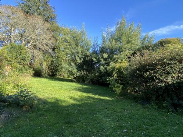 Longère à rénover avec un grand terrain arboré