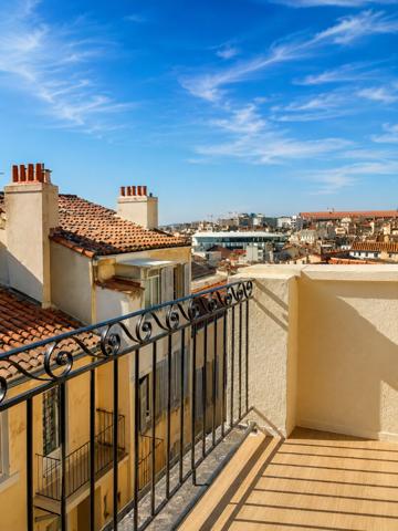 Thiers - T3 - Terrasse / Dernier étage / Vue dégagée