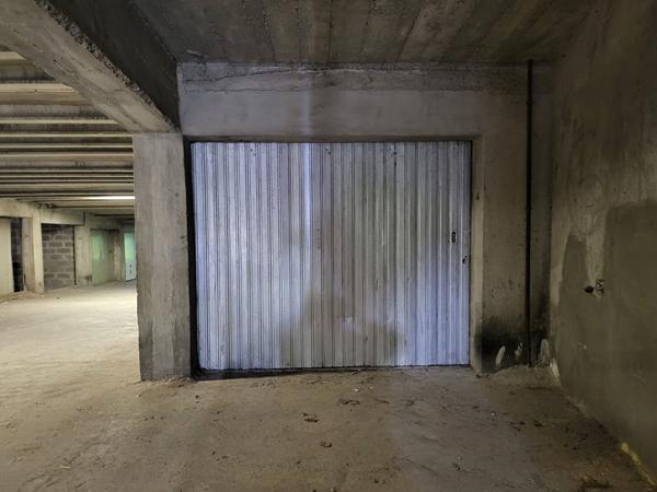 Garage / box ferme Centre-ville Chambery 21.64 m2 a proximite de la prefecture