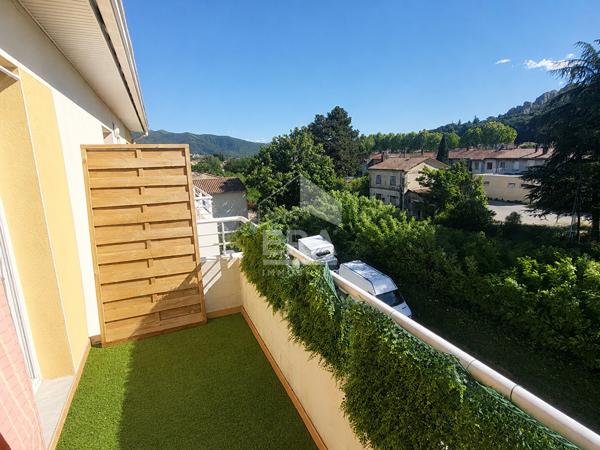 Appartement T2 vendu actuellement loué sur Château Arnoux 2 pièce(s) 48.69 m2
