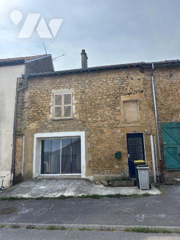 Nouveau mandat sur la commune de Remilly-Aillicourt, maison à rénover comprenant:

- au rez-d...