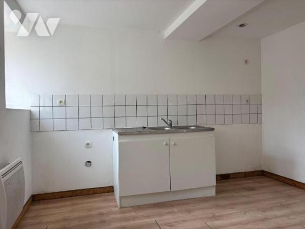 Nouveau mandat sur la commune de Remilly-Aillicourt, maison à rénover comprenant:

- au rez-d...