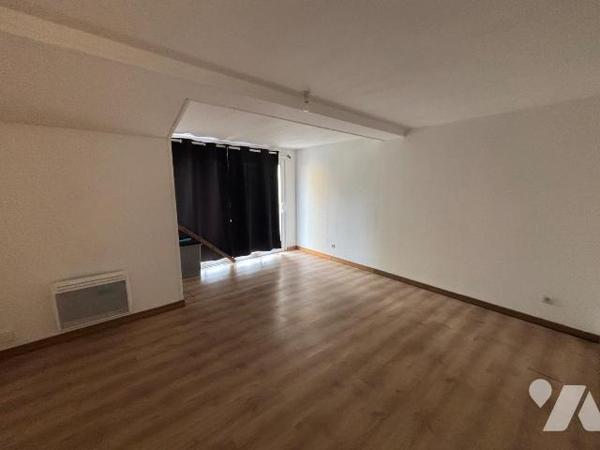 Nouveau mandat sur la commune de Remilly-Aillicourt, maison à rénover comprenant:

- au rez-d...