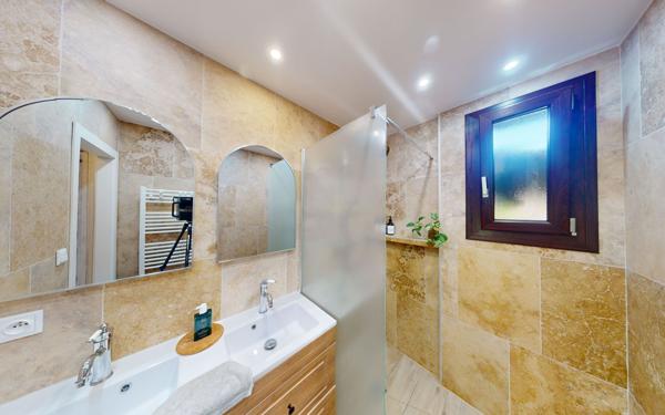 Maison à vendre    5 pièces •  Cluses