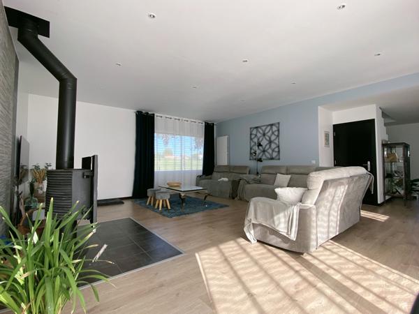 Houdan (78550) Maison familiale 316 m² avec piscine