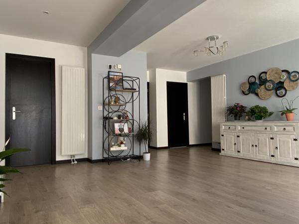 Houdan (78550) Maison familiale 316 m² avec piscine