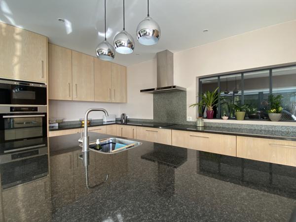 Houdan (78550) Maison familiale 316 m² avec piscine