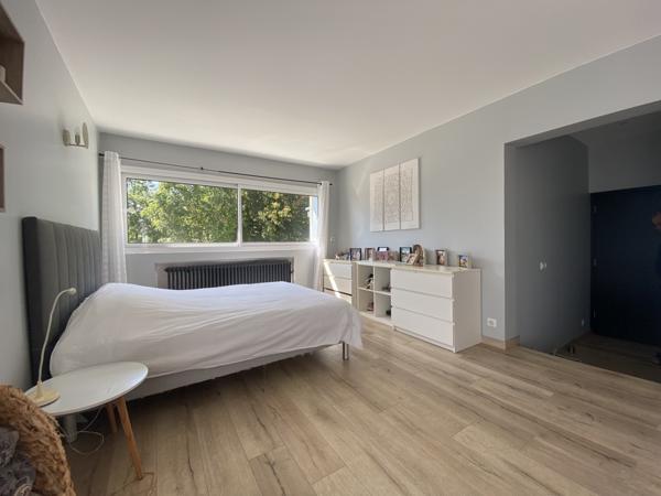 Houdan (78550) Maison familiale 316 m² avec piscine