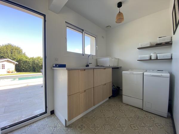 Houdan (78550) Maison familiale 316 m² avec piscine