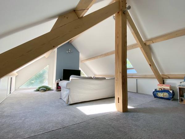 Houdan (78550) Maison familiale 316 m² avec piscine