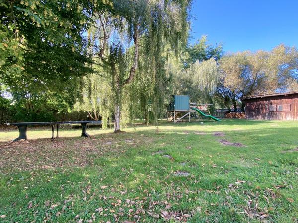 Houdan (78550) Maison familiale 316 m² avec piscine