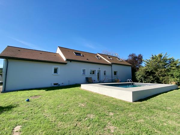 Houdan (78550) Maison familiale 316 m² avec piscine