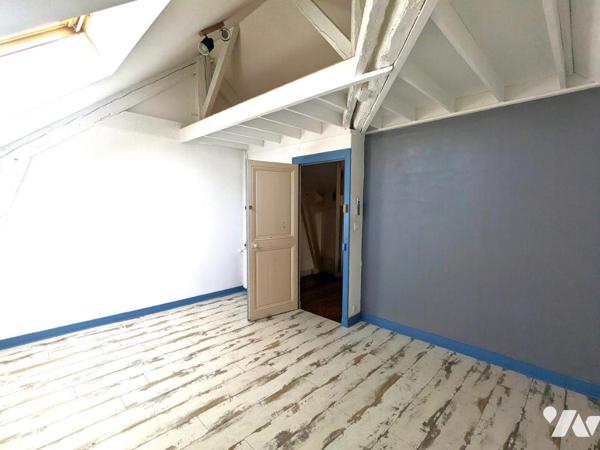 NANTES SAINT-DONATIEN - MAISON FAMILIALE DE CARACTERE 10 PIECES - 6 CHAMBRES AVEC JARDIN ET PARKINGS