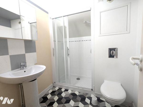 NANTES SAINT-DONATIEN - MAISON FAMILIALE DE CARACTERE 10 PIECES - 6 CHAMBRES AVEC JARDIN ET PARKINGS