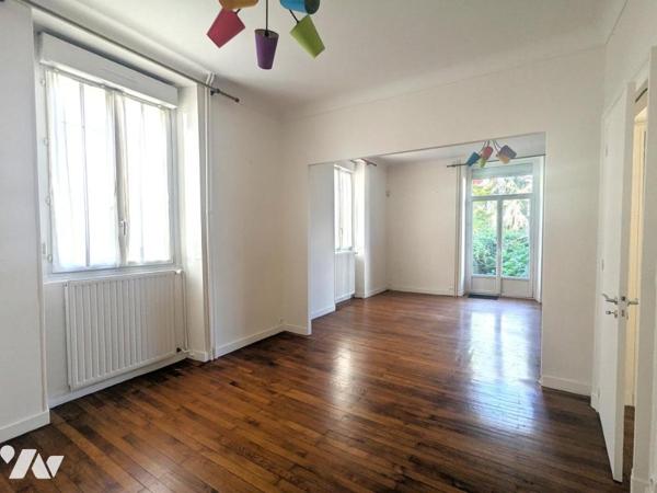 NANTES SAINT-DONATIEN - MAISON FAMILIALE DE CARACTERE 10 PIECES - 6 CHAMBRES AVEC JARDIN ET PARKINGS