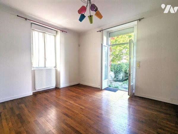 NANTES SAINT-DONATIEN - MAISON FAMILIALE DE CARACTERE 10 PIECES - 6 CHAMBRES AVEC JARDIN ET PARKINGS