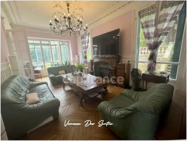 Demeure familiale d'exception au cœur du secteur du VILLAGE de Vauréal