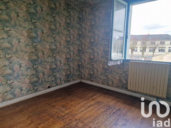 Maison traditionnelle 6 pièces de 97 m² à Le Puy-Notre-Dame (49260)