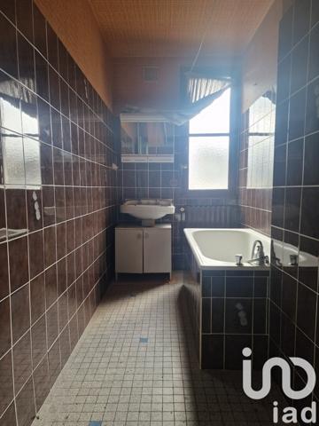 Maison traditionnelle 6 pièces de 97 m² à Le Puy-Notre-Dame (49260)