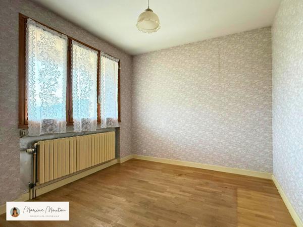 Maison
         6 pièces
        - 95 m² 190 000 € *