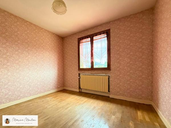 Maison
         6 pièces
        - 95 m² 190 000 € *