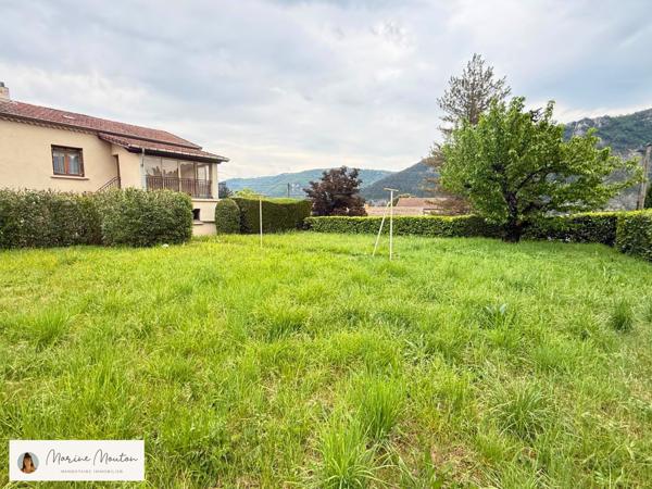 Maison
         6 pièces
        - 95 m² 190 000 € *