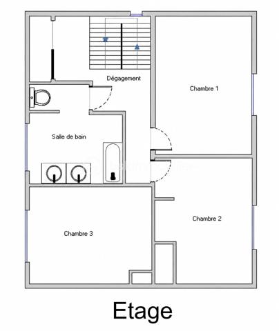 Laurent Jacquet (06.86 .41.88.12) vous propose à la vente cette maison à rafraîchir, située à 5 minutes d’Abbeville, bénéficiant d’un double garage et d’un jardin. Elle se compose :

Au rez-de-chaussée :
    • une entrée avec vestibule
    • un séjour agrémenté d’un insert à bois
    • une cuisine ouverte
    • un cellier
    • un wc.

À l’étage :
    • un palier desservant trois chambres
    • une salle de bains avec wc.

Cette maison, bâtie sur vide sanitaire complet, est chauffée par une chaudière au gaz de ville complétée par un insert à bois. Elle bénéficie également d’un double garage d’environ 34 m² ainsi que de deux dépendances offrant de multiples possibilités de stockage, d’atelier ou d’aménagement selon vos besoins.

L’ensemble est édifié sur un terrain d’environ 630 m². 

Quelques travaux sont à prévoir.

-