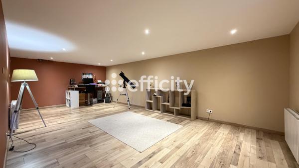 Maison
         8 pièces
        - 150 m² Exclusivité 389 000 € *
