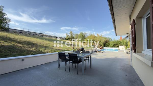 Maison
         8 pièces
        - 150 m² Exclusivité 389 000 € *