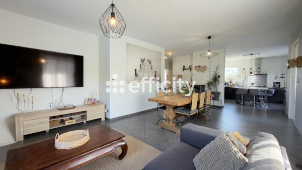 Maison
         8 pièces
        - 150 m² Exclusivité 389 000 € *