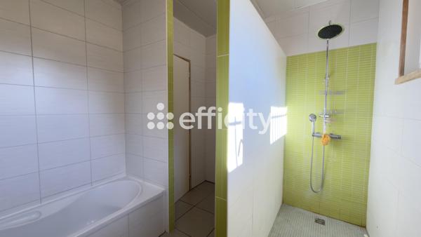 Maison
         8 pièces
        - 150 m² Exclusivité 389 000 € *