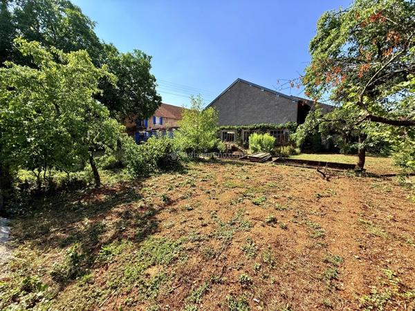 Vente                                                      Maison de village
                        
                     4 pièces                      117 m2                     à Liffol-le-Grand