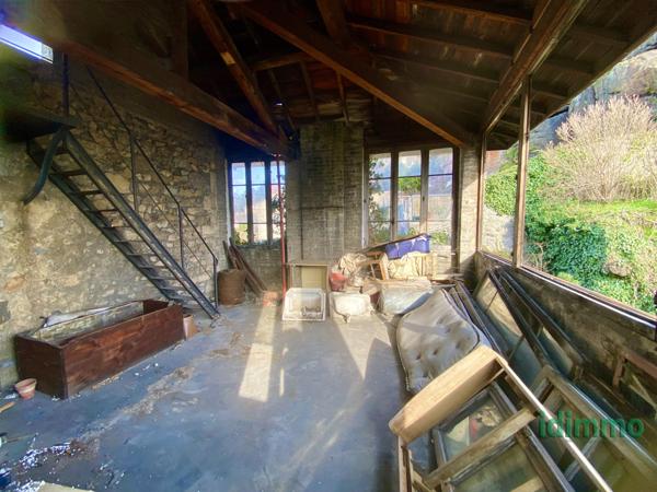 Opportunité rare au coeur d' Annonay ! Duplex à rénover de 121 m² avec une grande terrasse couverte Annonay (07100)