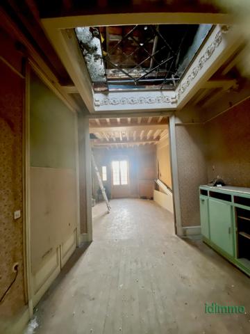 Opportunité rare au coeur d' Annonay ! Duplex à rénover de 121 m² avec une grande terrasse couverte Annonay (07100)