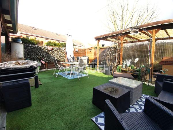 Semi individuelle avec jardin exposé Sud, véranda & garage