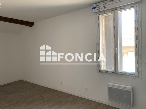 Location Studio 24 m² - 1 RUE PEYRE St Gilles 30800