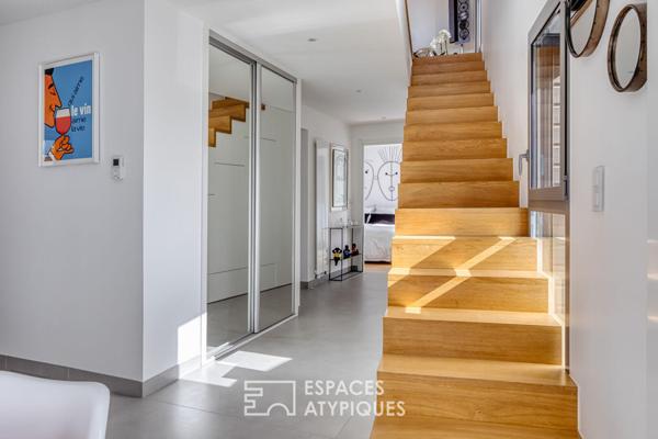 Triplex au design contemporain avec terrasse et vue