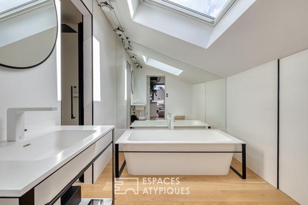 Triplex au design contemporain avec terrasse et vue