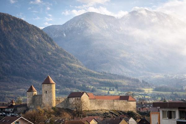 Studio Bonneville dernier étage avec véranda, vue montagne et ascenseur