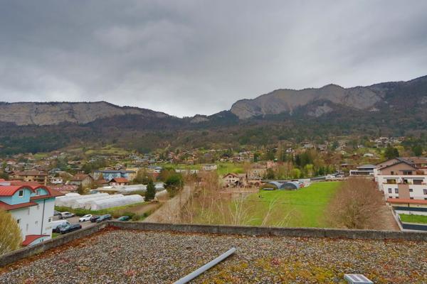 Studio Bonneville dernier étage avec véranda, vue montagne et ascenseur